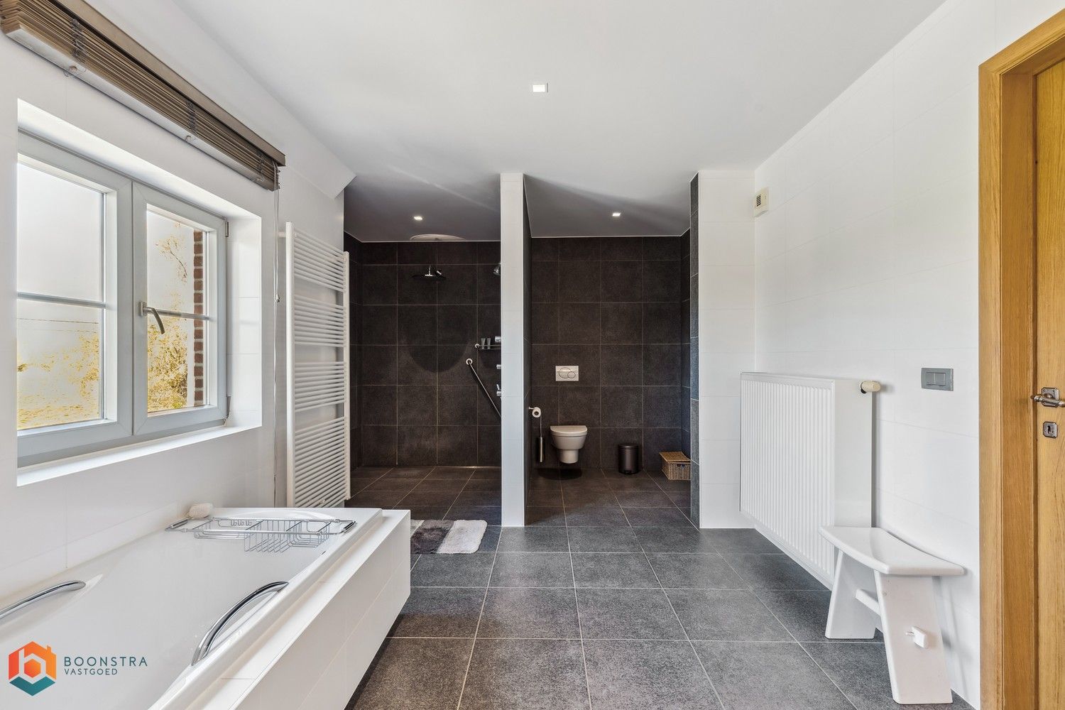 Exclusieve en energiezuinige villa met 5 slpkrs en tuin nabij centrum Putte foto 21