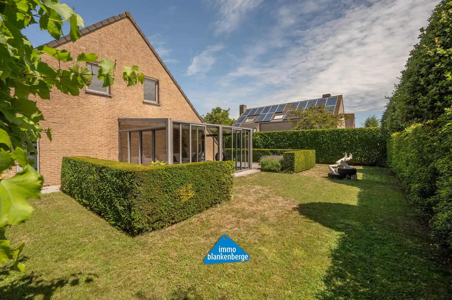 Instapklare Gezinsvilla met Tuin op Rustige en Centrale Ligging foto 3