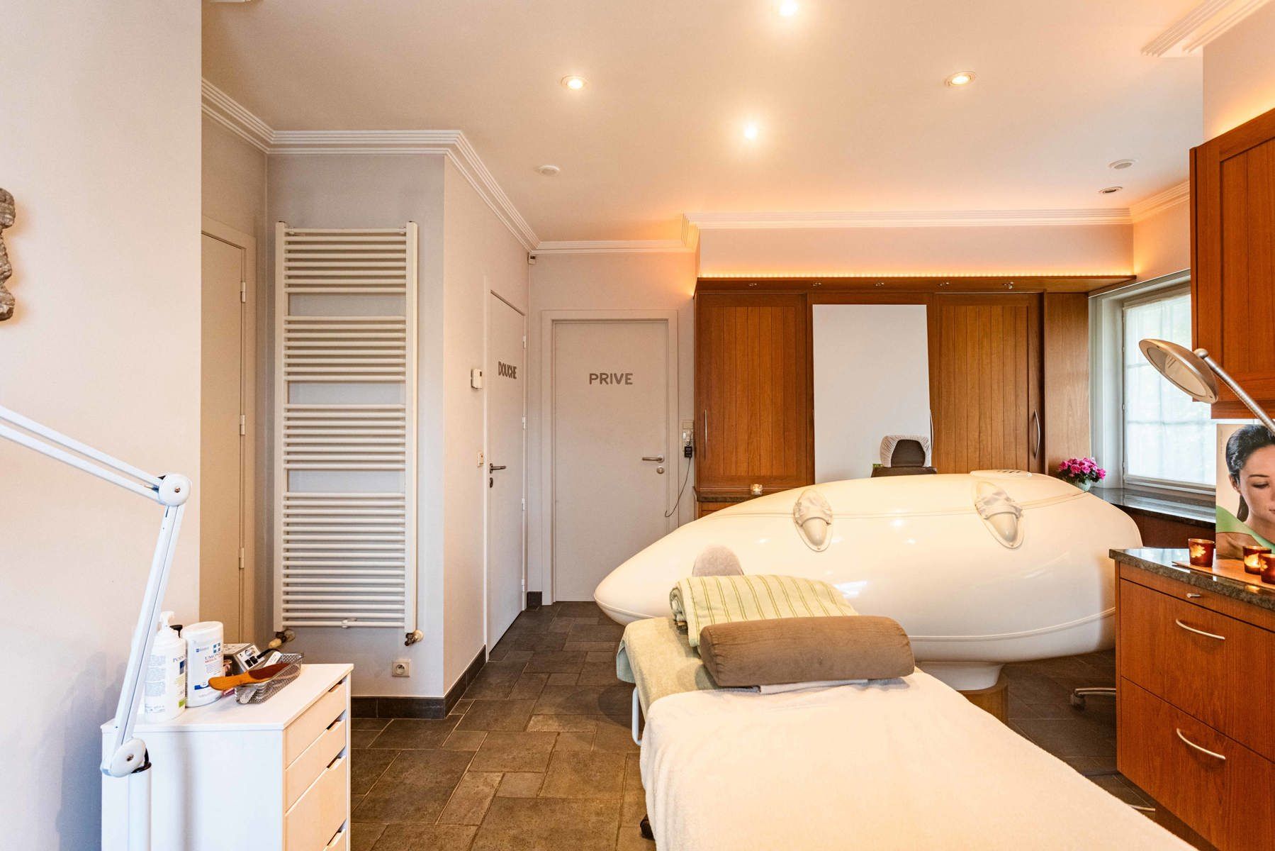 Te koop: Gezinswoning met praktijkruimte in een rustige wijk foto 26