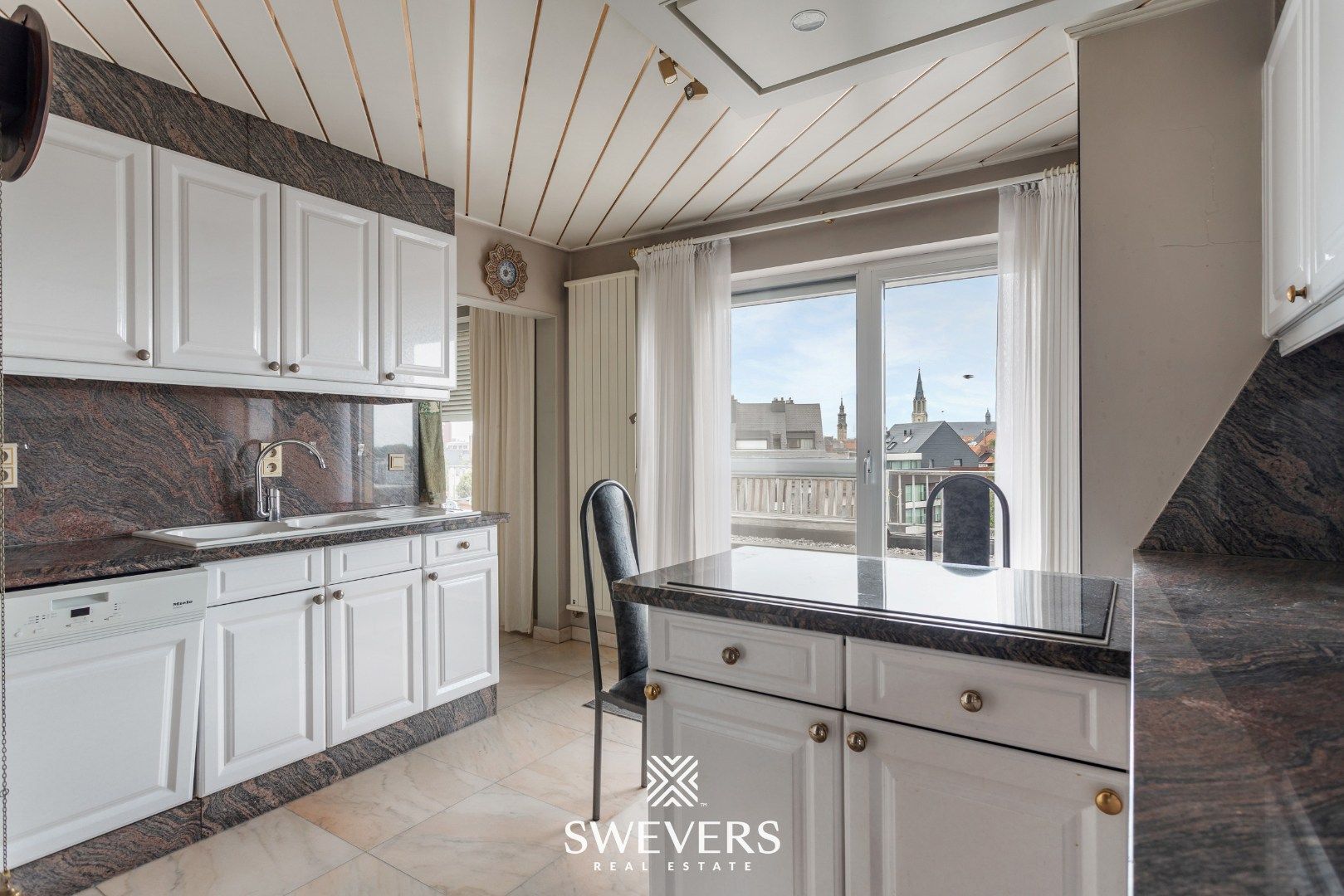 Penthouse met twee riante terrassen in het hart van Sint-Truiden foto 9