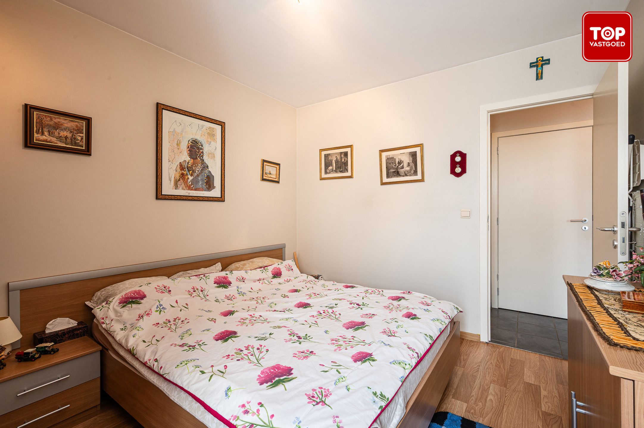 Instapklaar 2-slaapkamer appartement te Wondelgem. foto 11