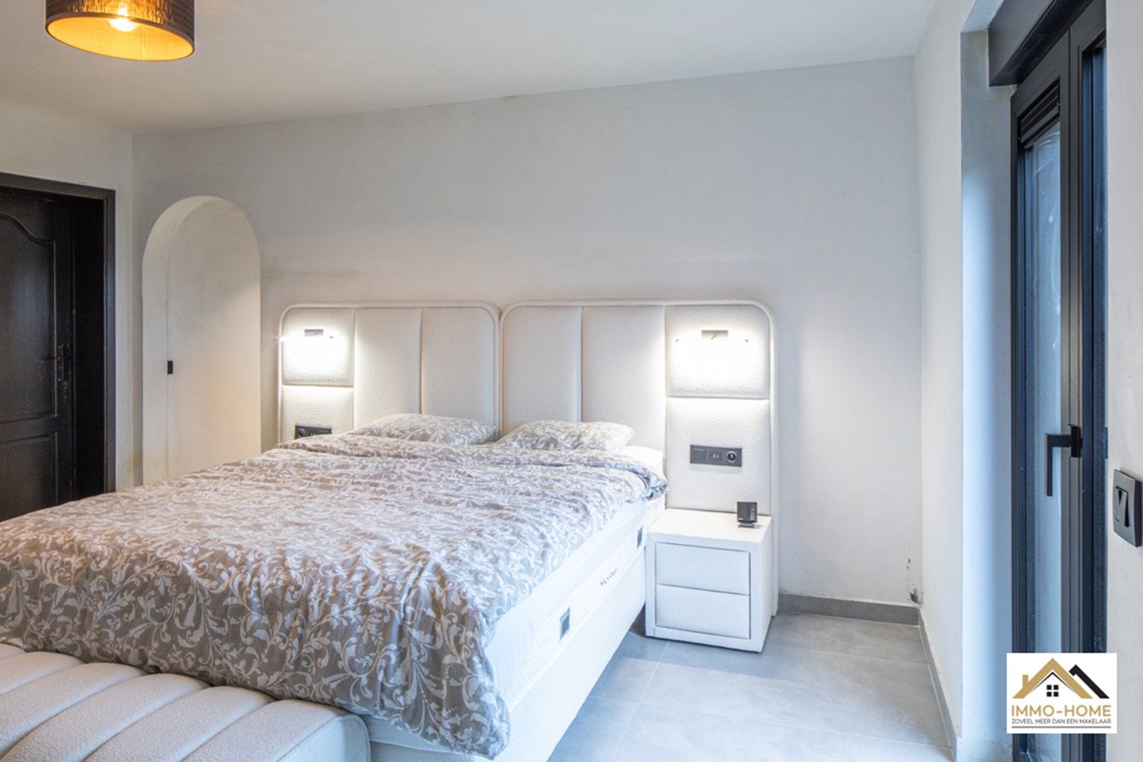 Gerenoveerde ruime open bebouwing op landelijke ligging foto 9