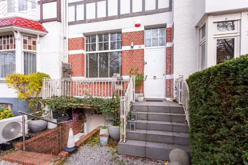 Te huur karaktervolle eigendom, authenticiteit, TOP LOCATIE met tuin! foto 2