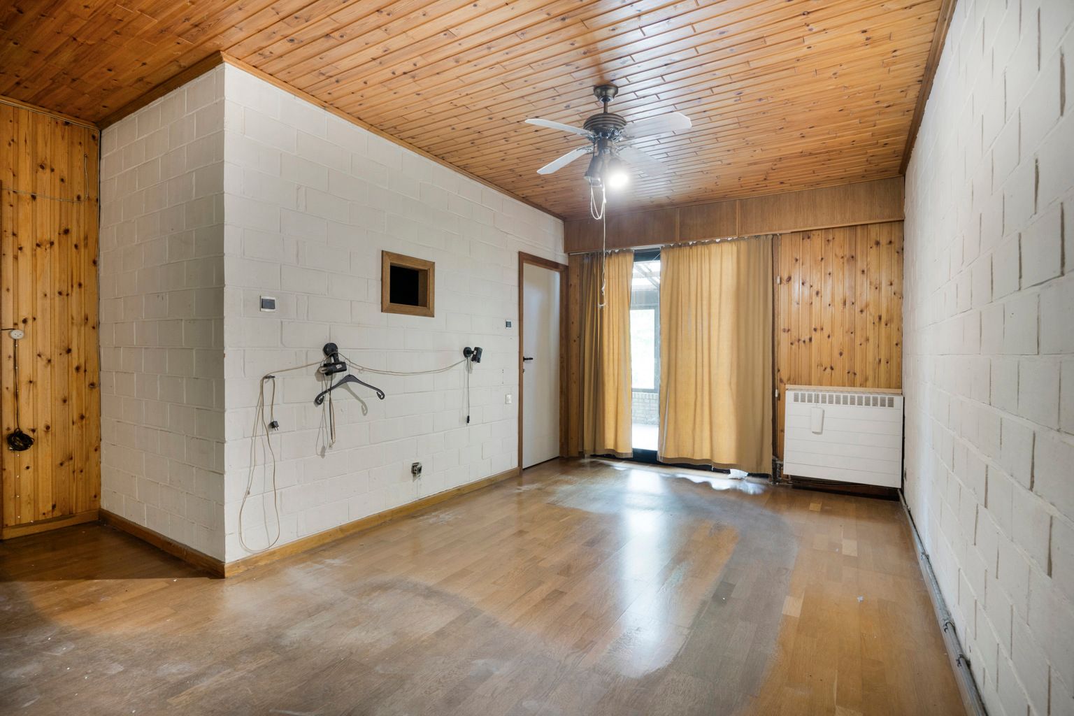 Te renoveren laagbouwvilla met verzicht in rustige straat foto 13