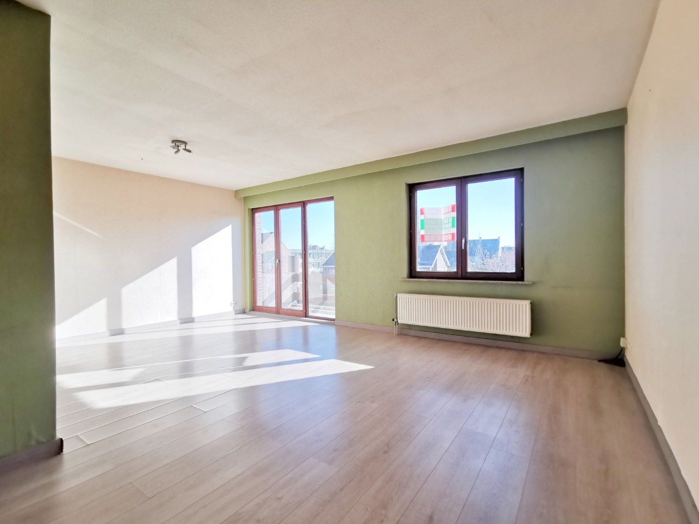 Ongemeubelde studio met terras  foto 2