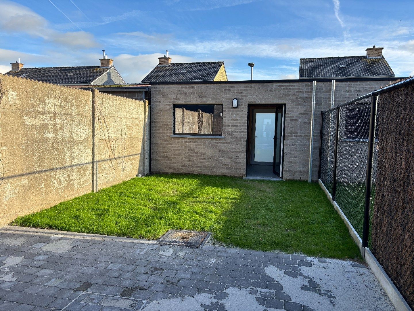 Nieuwbouwwoning met 3 slaapkamers en tuin foto 12