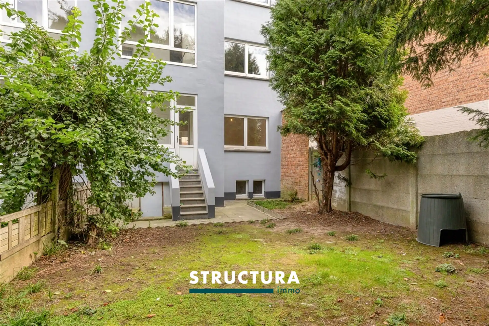 Gerenoveerd appartement met tuin op centrale ligging foto {{pictureIndex}}