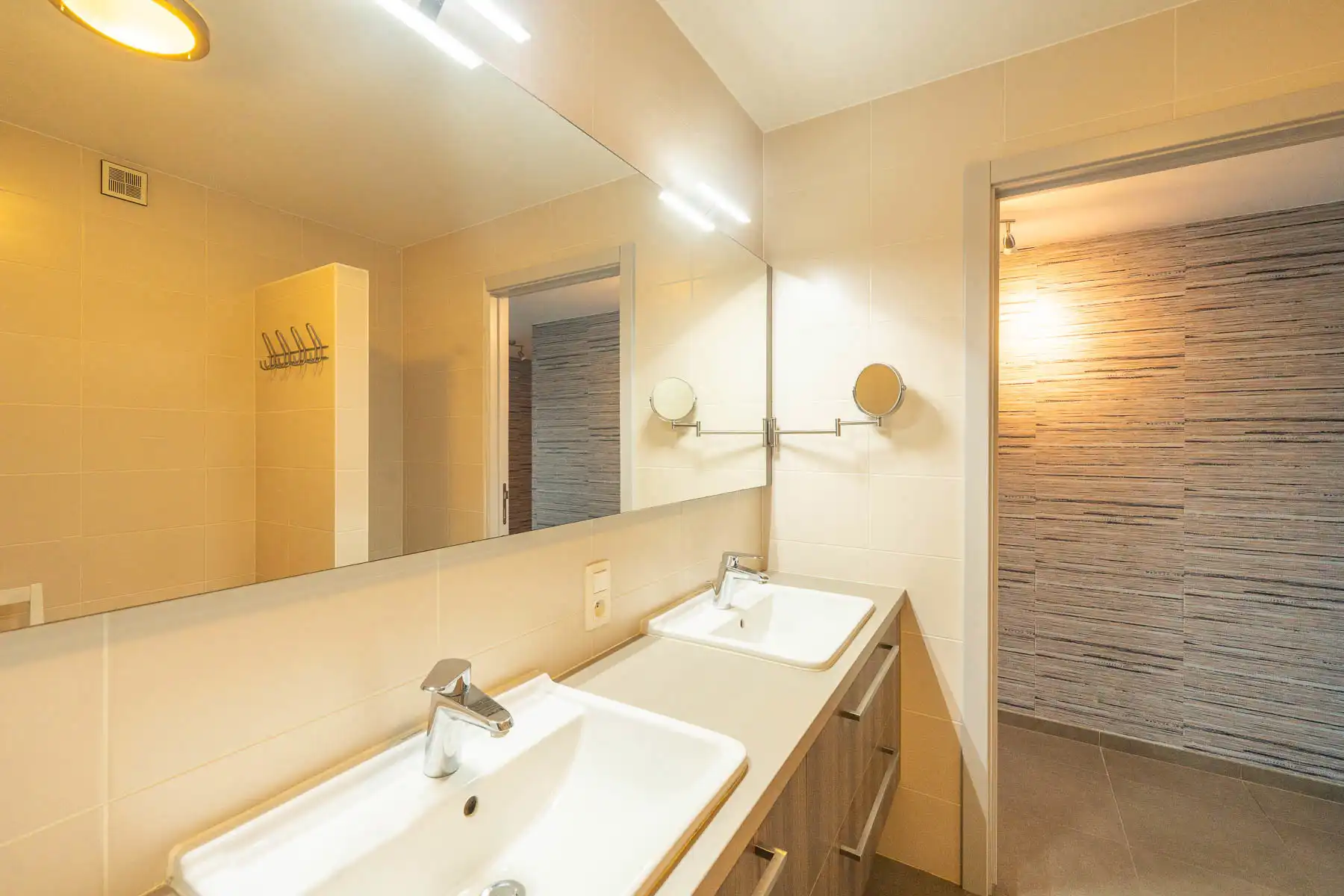 Gelijkvloers appartement in centrum Betekom foto 13