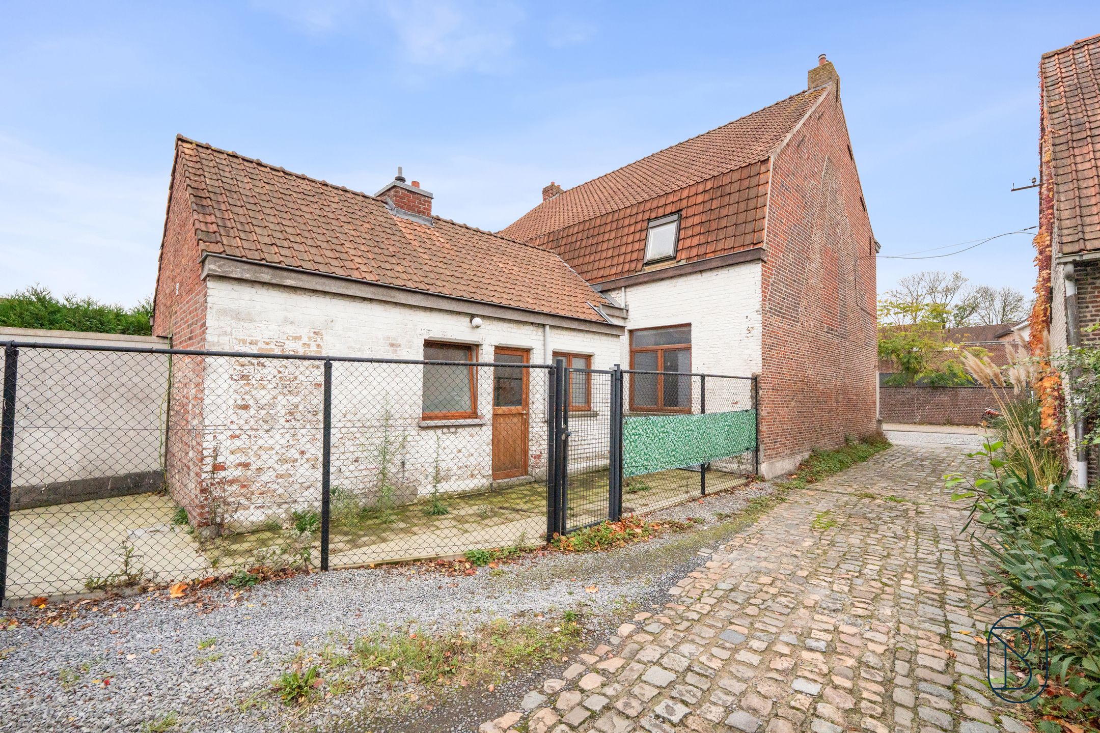 Topgelegen HOB met parking, veel potentieel!  foto 3