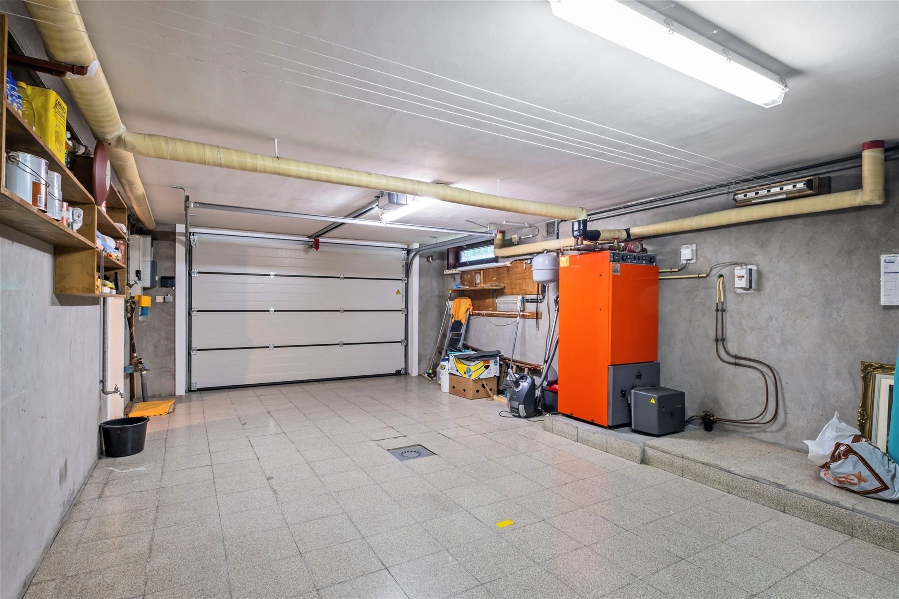 Solide woning met 3 slaapkamers op 584 m² foto 8