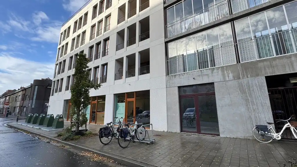 Klein kantoor te koop op Tondeliersite in Gent foto {{pictureIndex}}