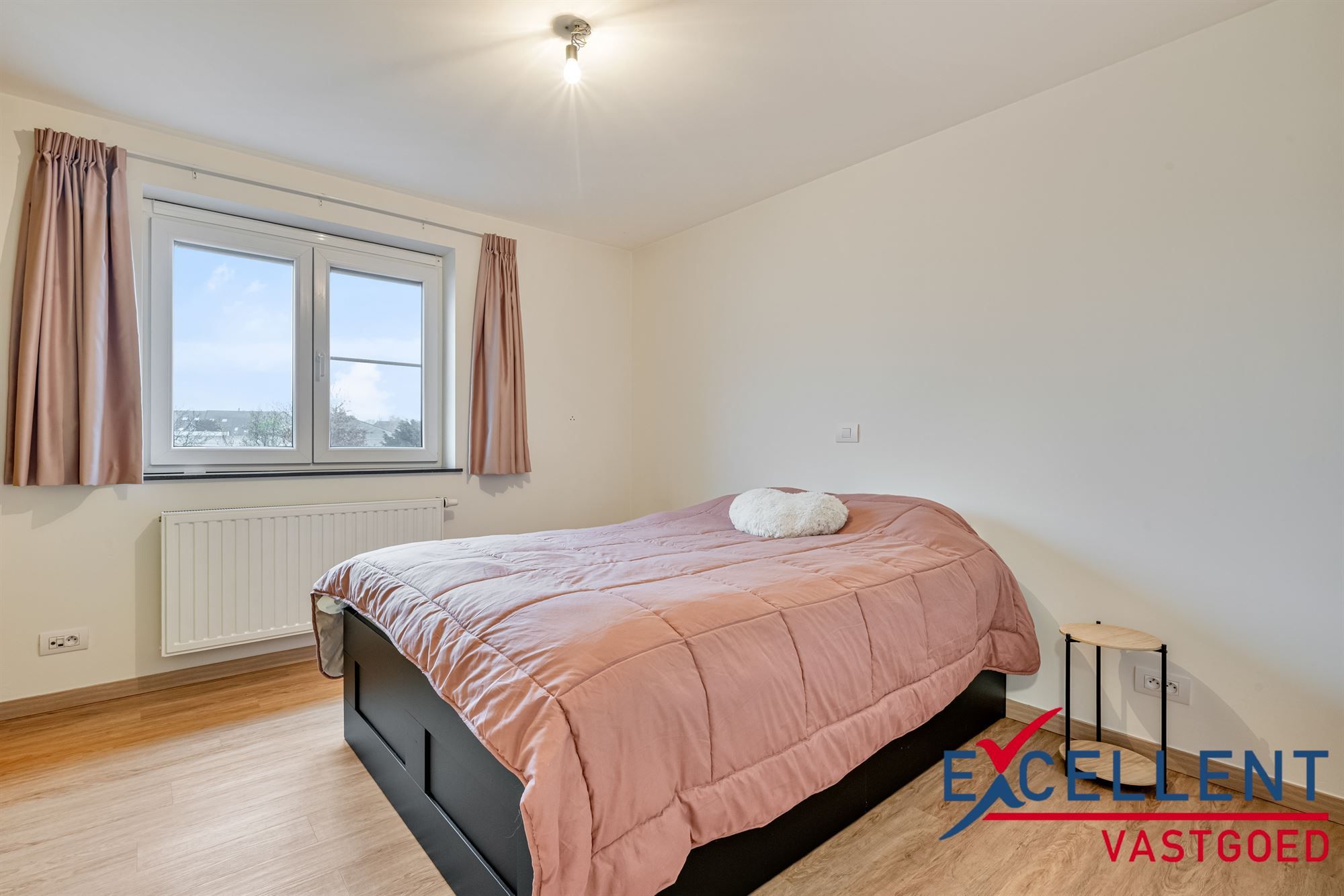 Instapklare en ruime woning met 5 slaapkamers in Zulte te koop foto 7