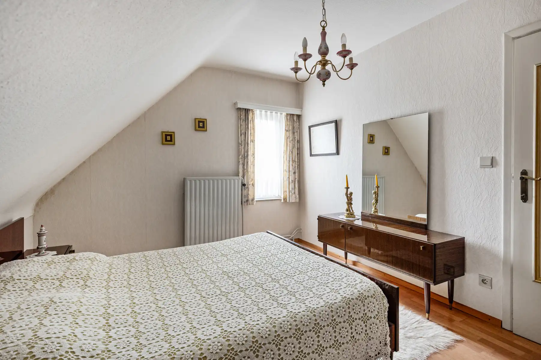 Ruime gezinswoning met tuin en garage op 856 m2 foto 23