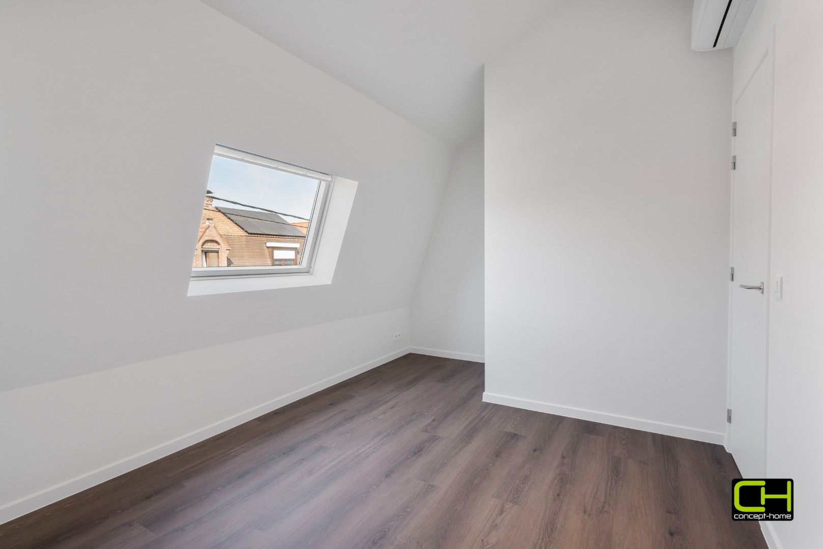 Gerenoveerde woning met drie slaapkamers te koop in Lievegem foto 15