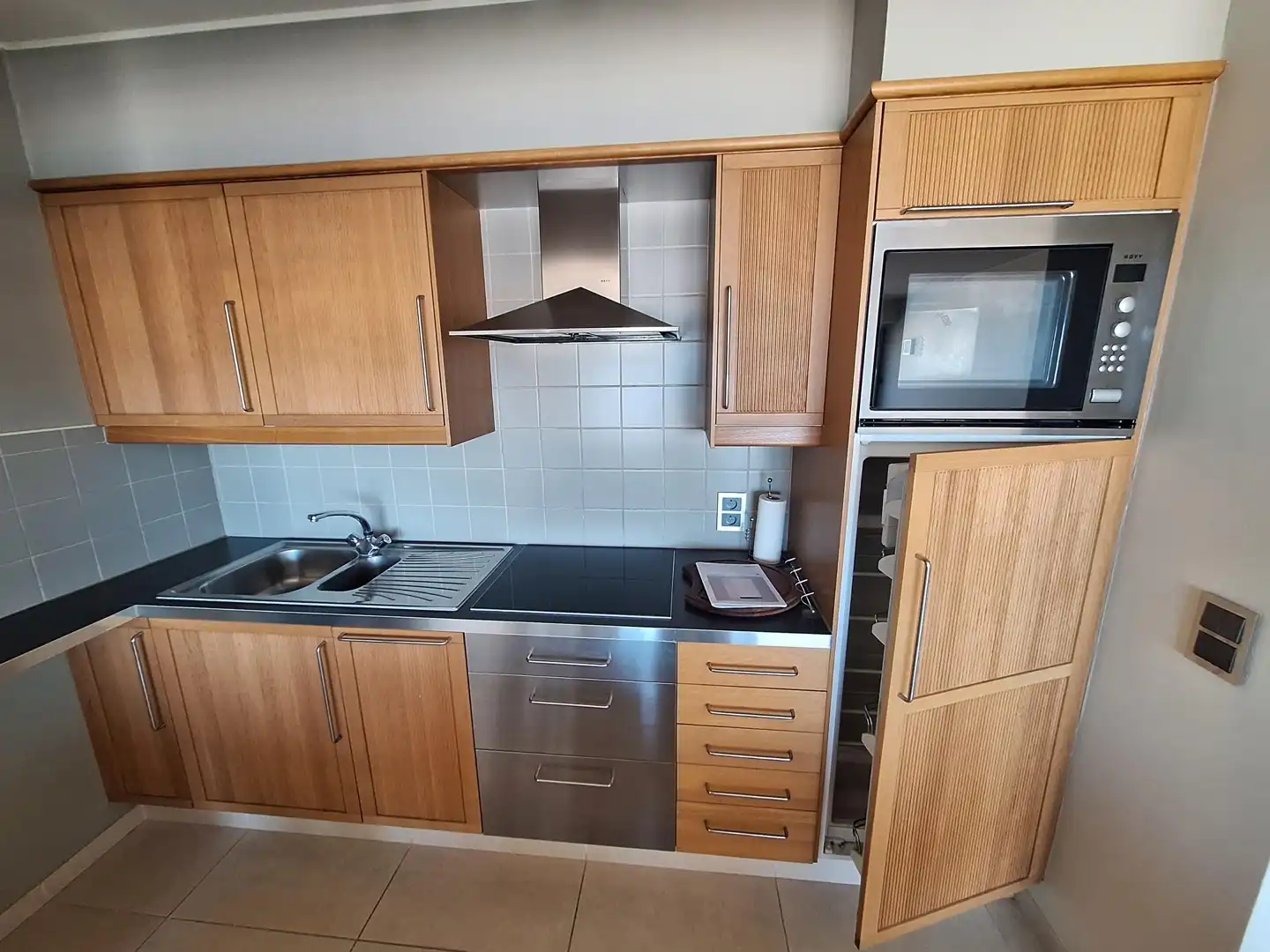 Licht gemeubelde appartement met één slaapkamer foto 8
