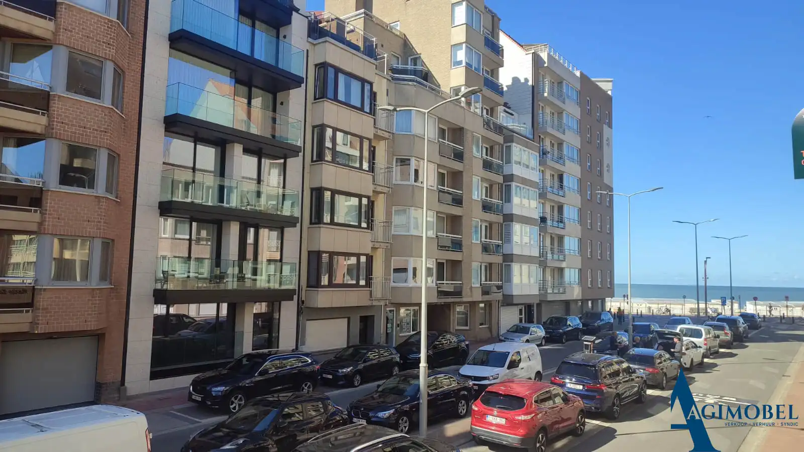 Uitstekend appartement met 2 slaapkamers met enorm potentiëel, groots in ligging en toekomstwaarde . foto 2