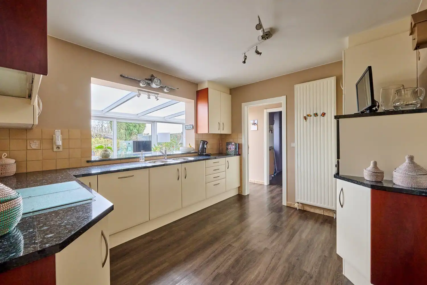 Praktisch ingedeeld keurig onderhouden landhuis - landelijk gelegen foto 5