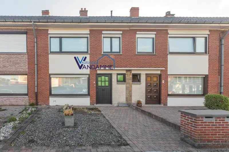 Hoofdfoto van de publicatie: Centraal en toch rustig gelegen woning met tuin, garage en 3 slaapkamers (meer mogelijk); Energielabel D makkelijk haalbaar!