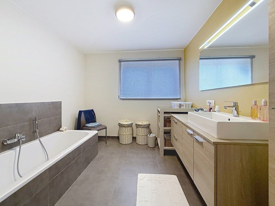 Moderne halfopen woning met tuin en garage – Rustige, centrale ligging! foto 7