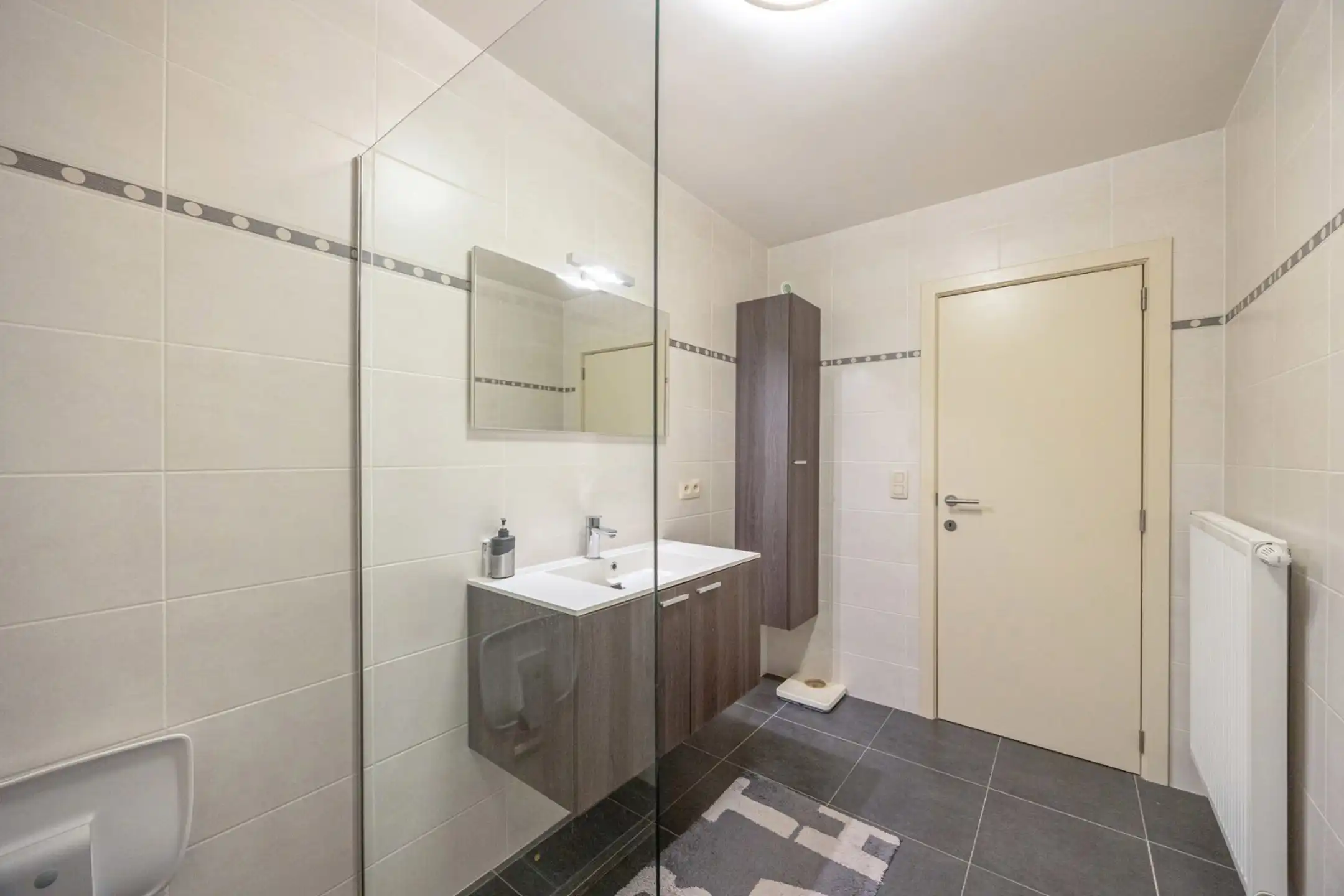 Gelijkvloers appartement met één slaapkamer foto 11