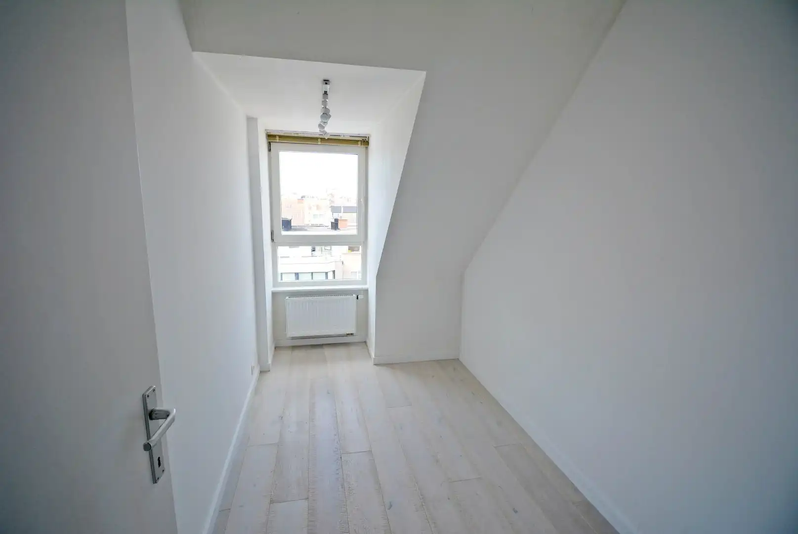 centraal gelegen duplex dak appt in recent gebouw  foto 15