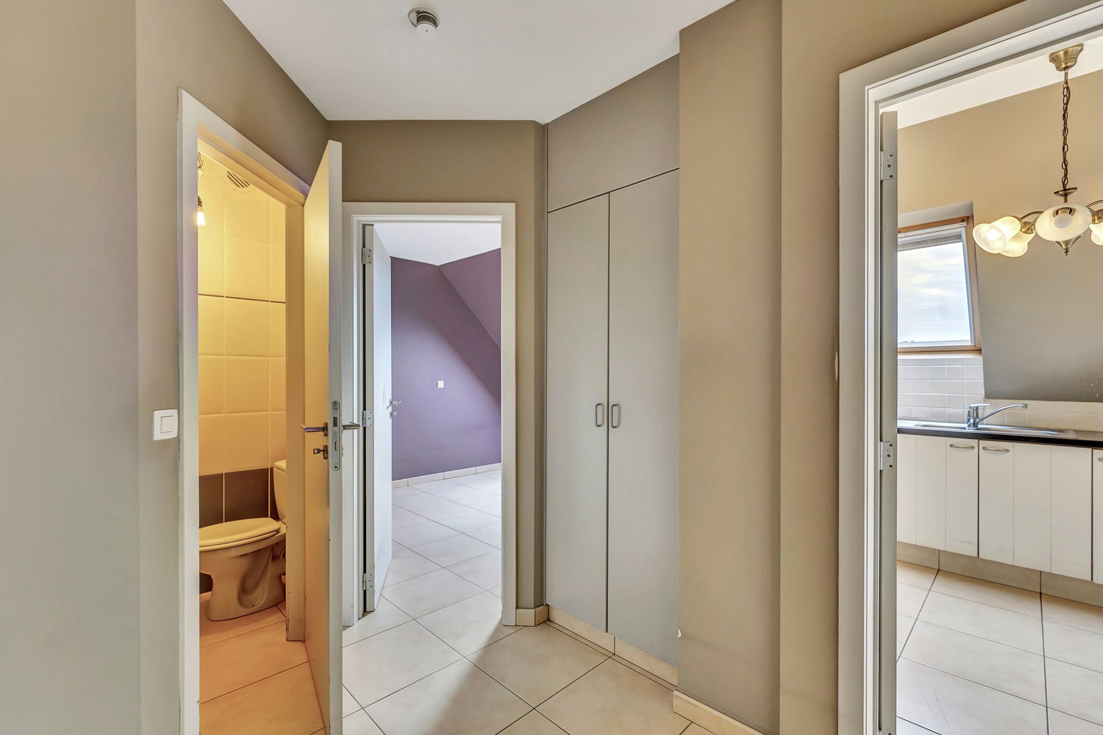 Instapklaar dakappartement in het centrum van Denderhoutem foto 8