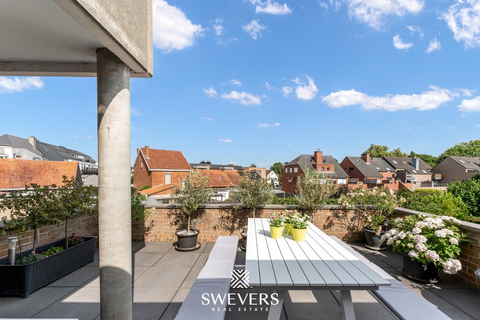 Comfortabel wonen met ruim Terras, 2 Slaapkamers, parkeerkelder & berging foto 26