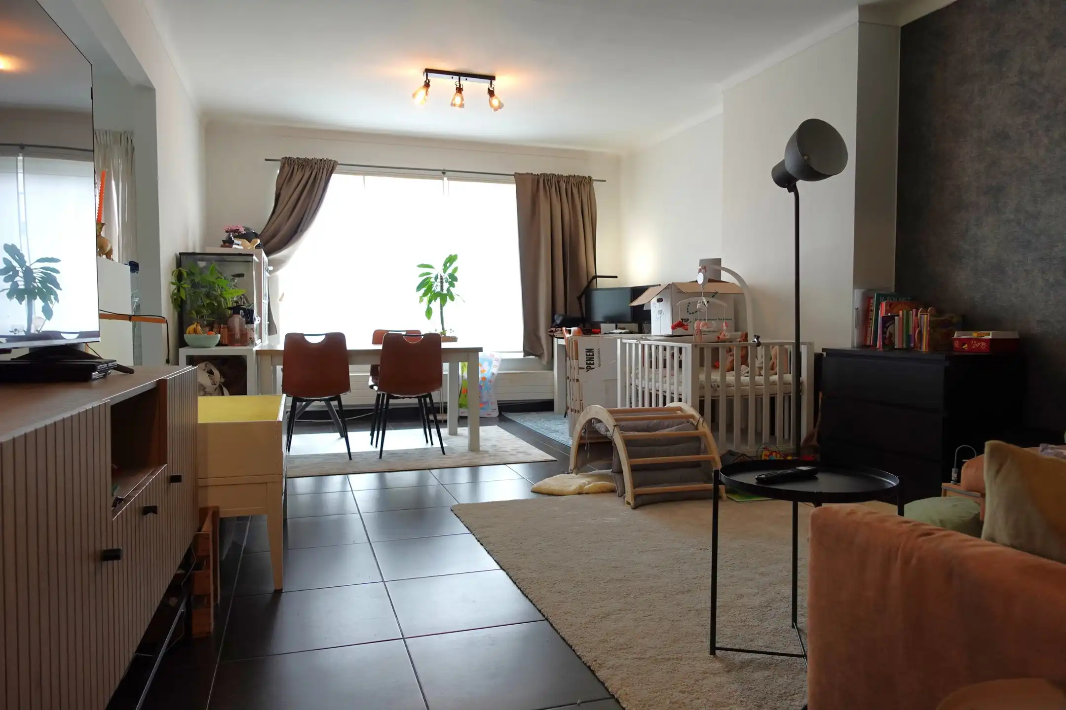 2 slpk app met garagebox en kelderberging te Turnhout foto {{pictureIndex}}