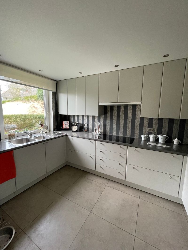 Ruim en en luxueus villa-appartement gelegen in een stijlvolle residentie vlakbij de historische windmolen Zuid-Abdijmolen! foto 6