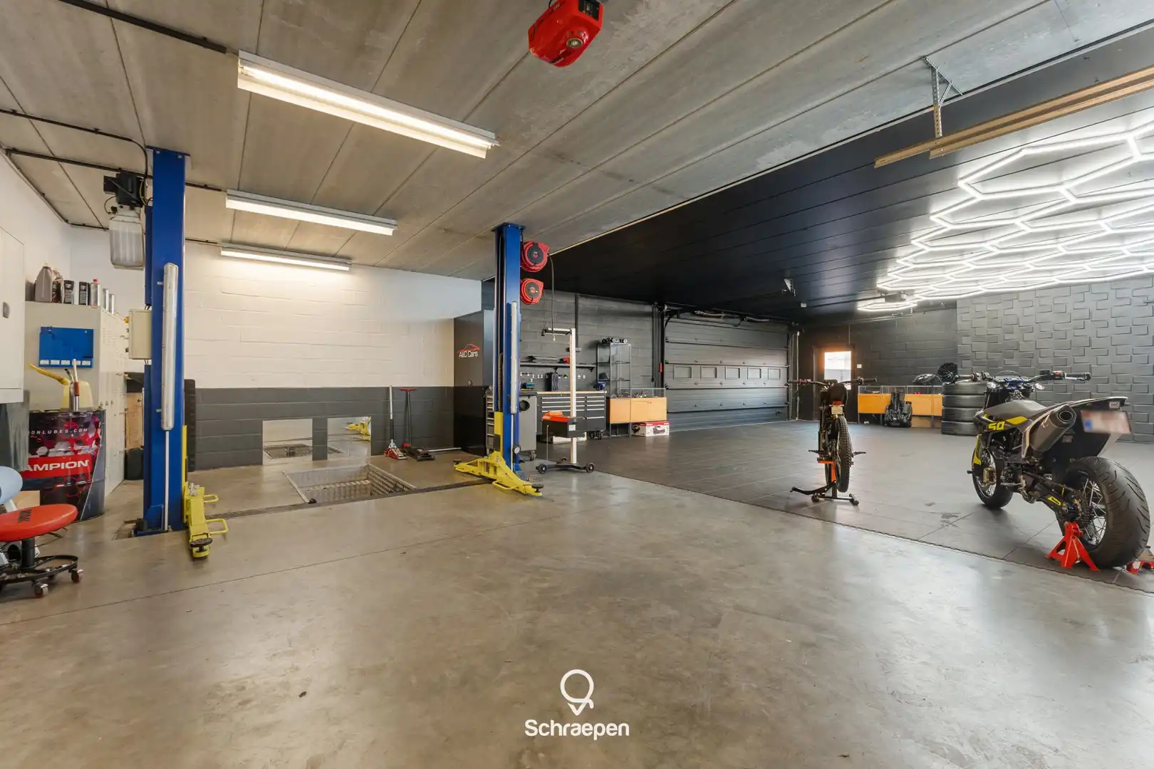 Uitstekend gelegen handelspand (305 m²) met véél parkeergelegenheid/buitenruimte te Zonhoven! foto 10