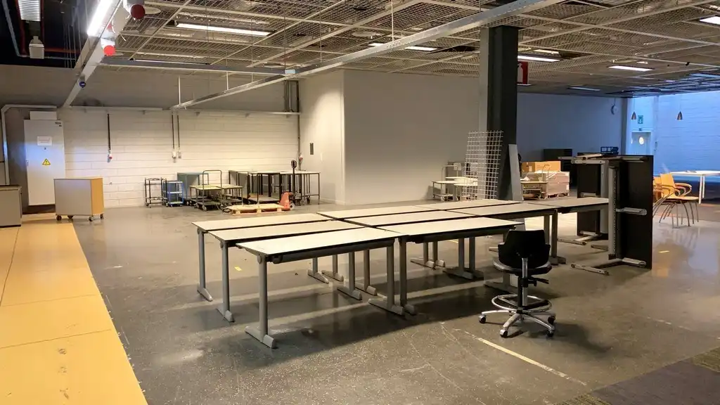 Instapklaar kantoor te huur nabij R8 in Kortrijk foto 21