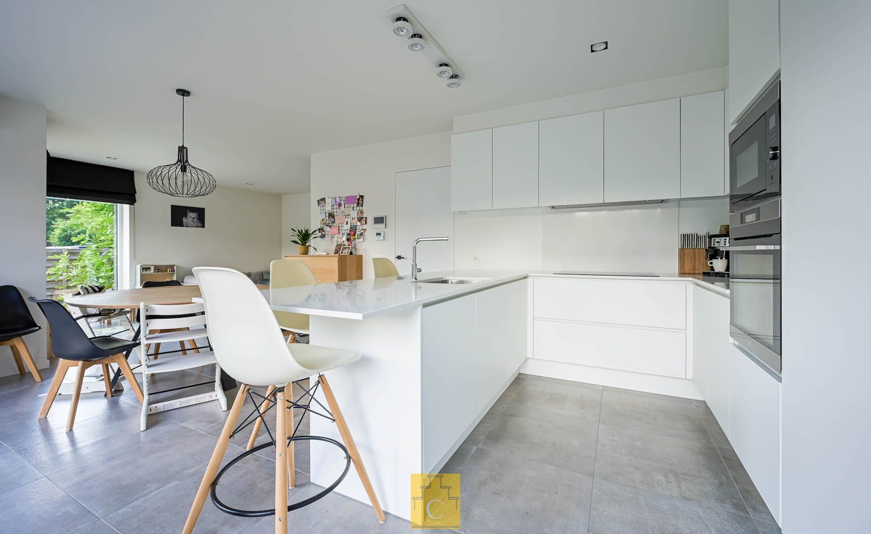 Moderne en energiezuinige (label A) gezinswoning te Oostkamp foto 10