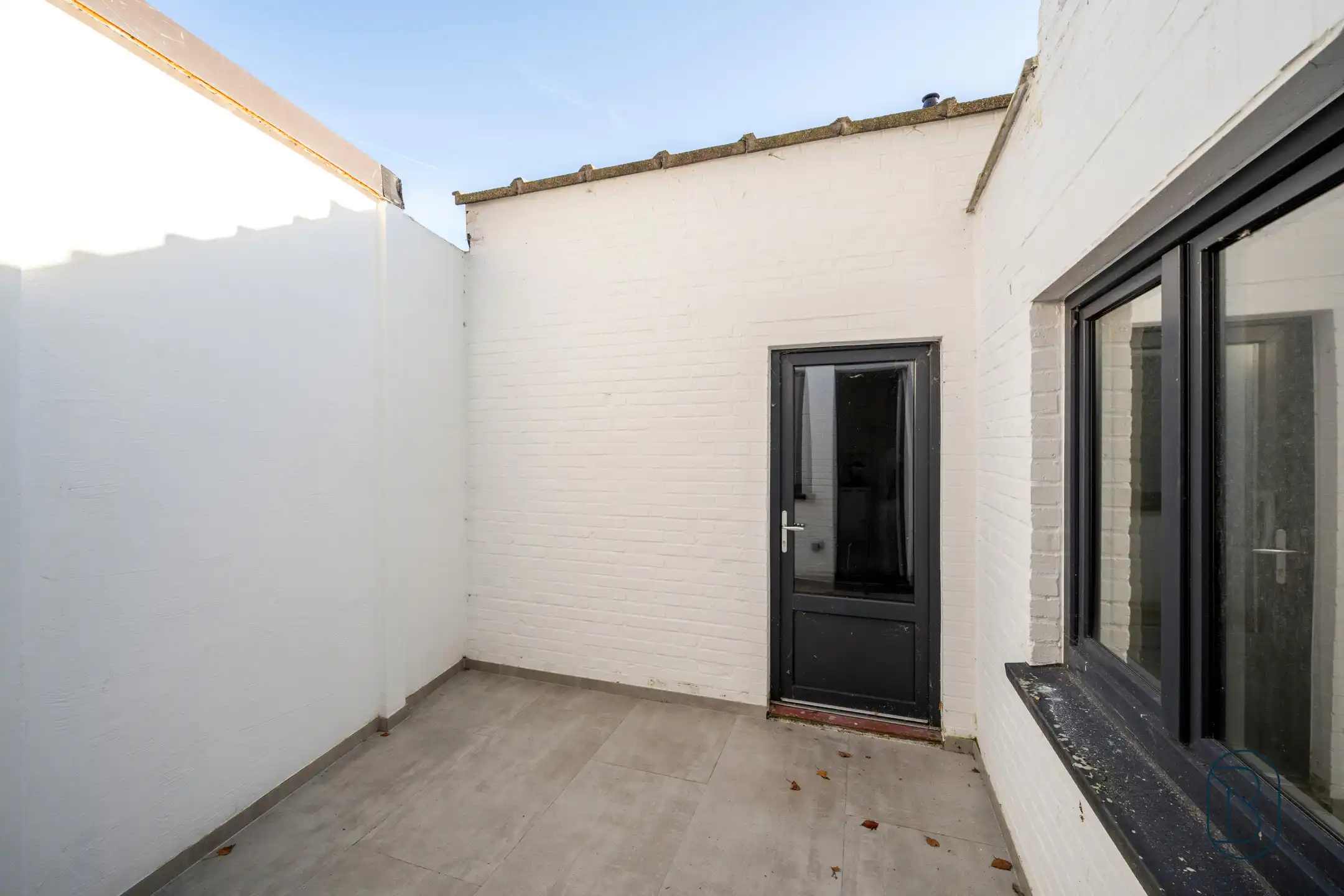 Gerenoveerd appartement met stadstuin en garage in Wevelgem foto 8