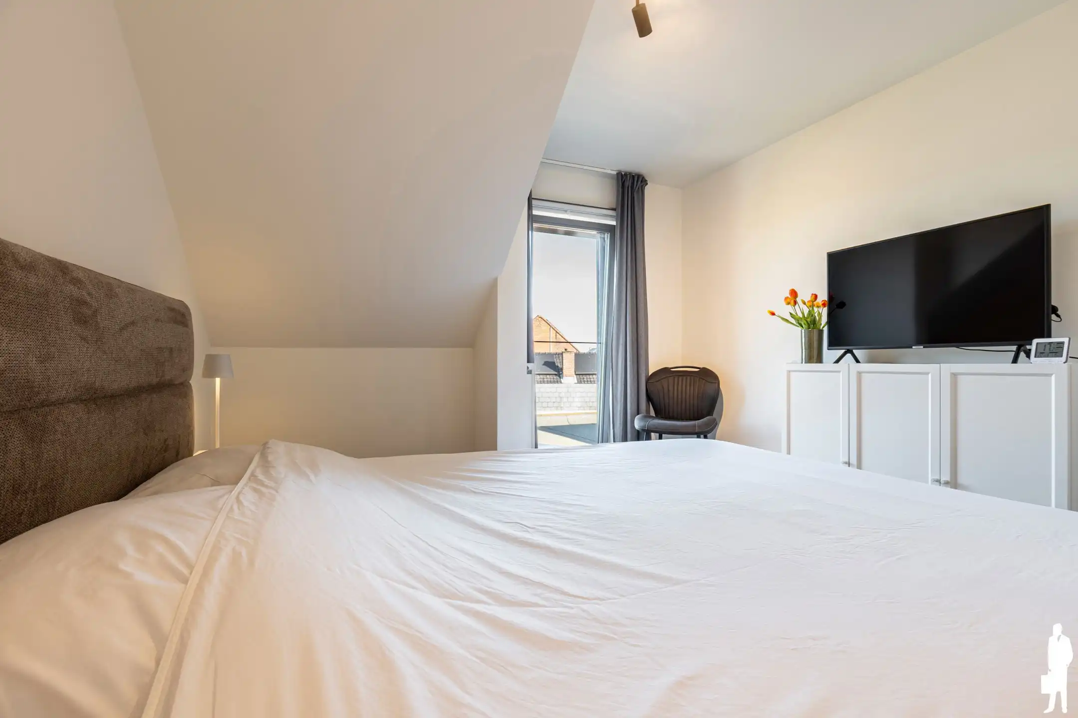 Uitstekend ruim appartement met 2 grote slaapkamers en terras foto 18