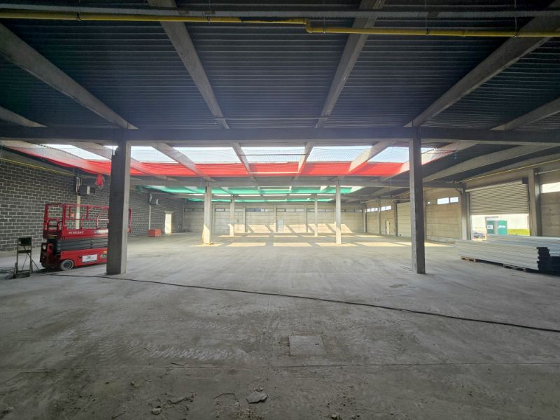 Gerenoveerd magazijn te huur foto 6