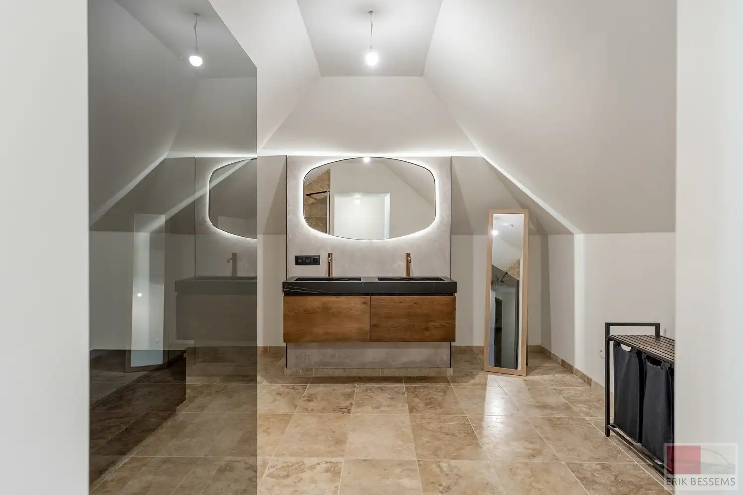 Unieke loft-appartement aan de Oude Kerkstraat 55 in Dilsen-Stokkem foto 33