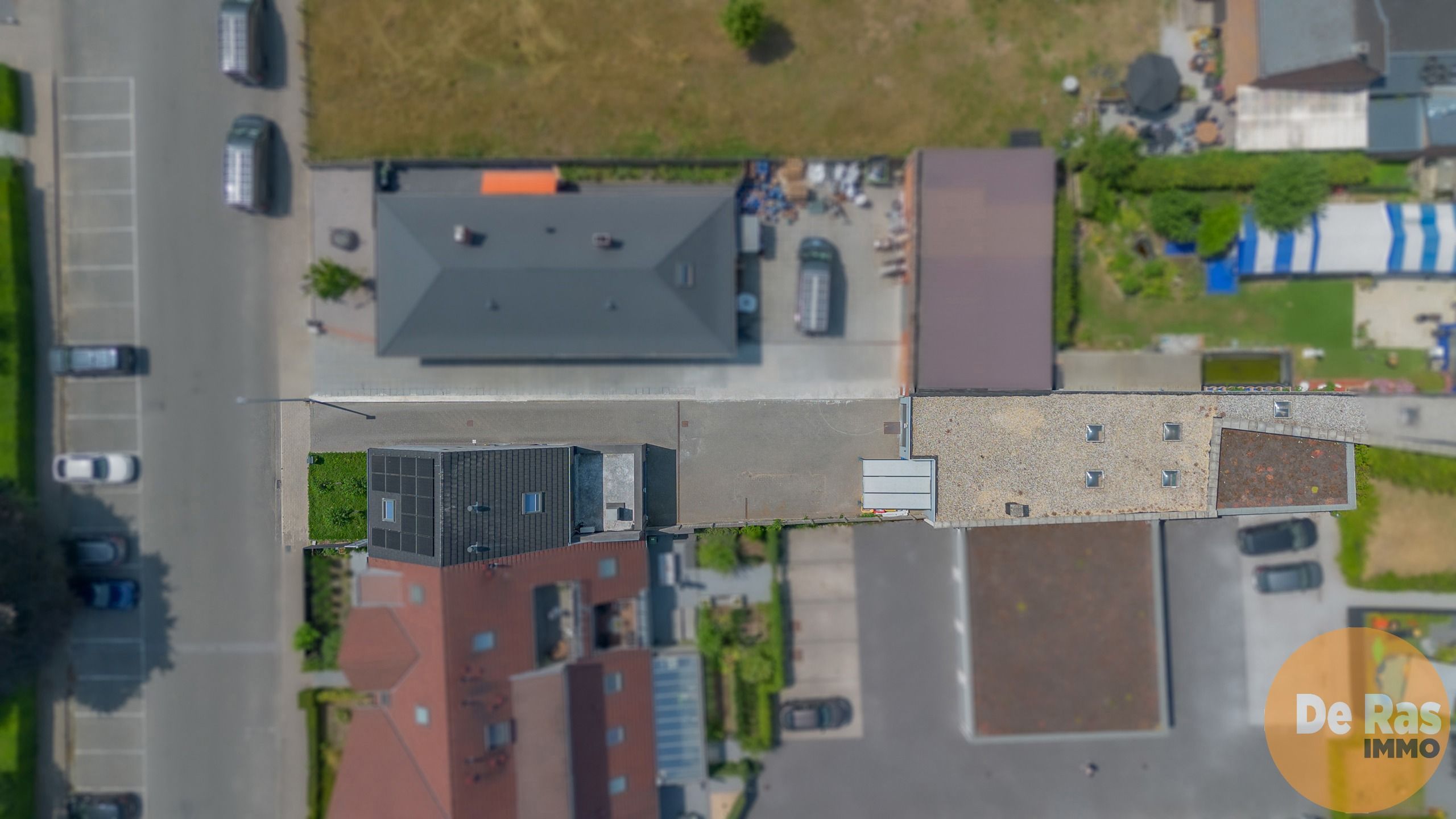 NIEUWERKERKEN - Recent gebouw met magazijn foto 9