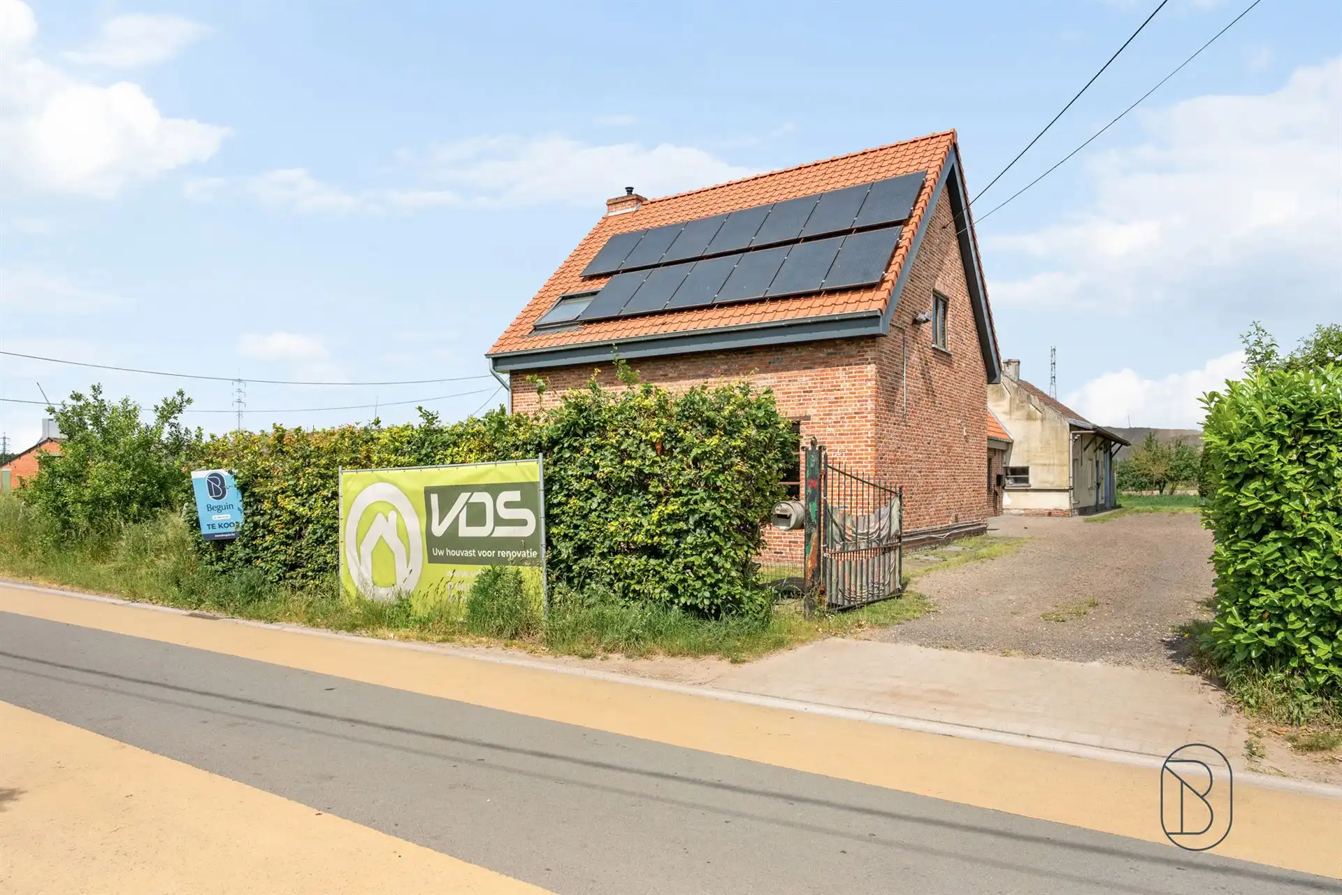 Ruime woning met 4 slpk, garage en bijgebouw op 2.279 m² foto 7