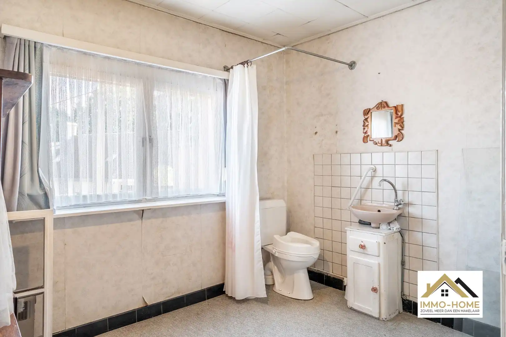 Te renoveren woning met garage centrum Beervelde!  foto 27