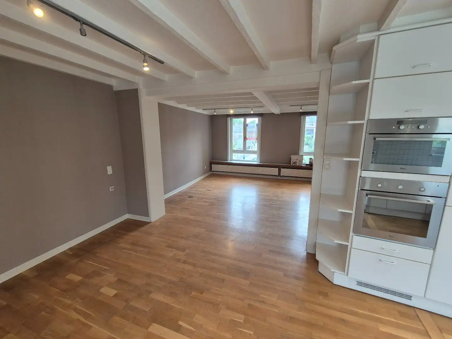 Ruim appartement met uitzonderlijk groot zonneterras in het centrum van Kortessem foto 3
