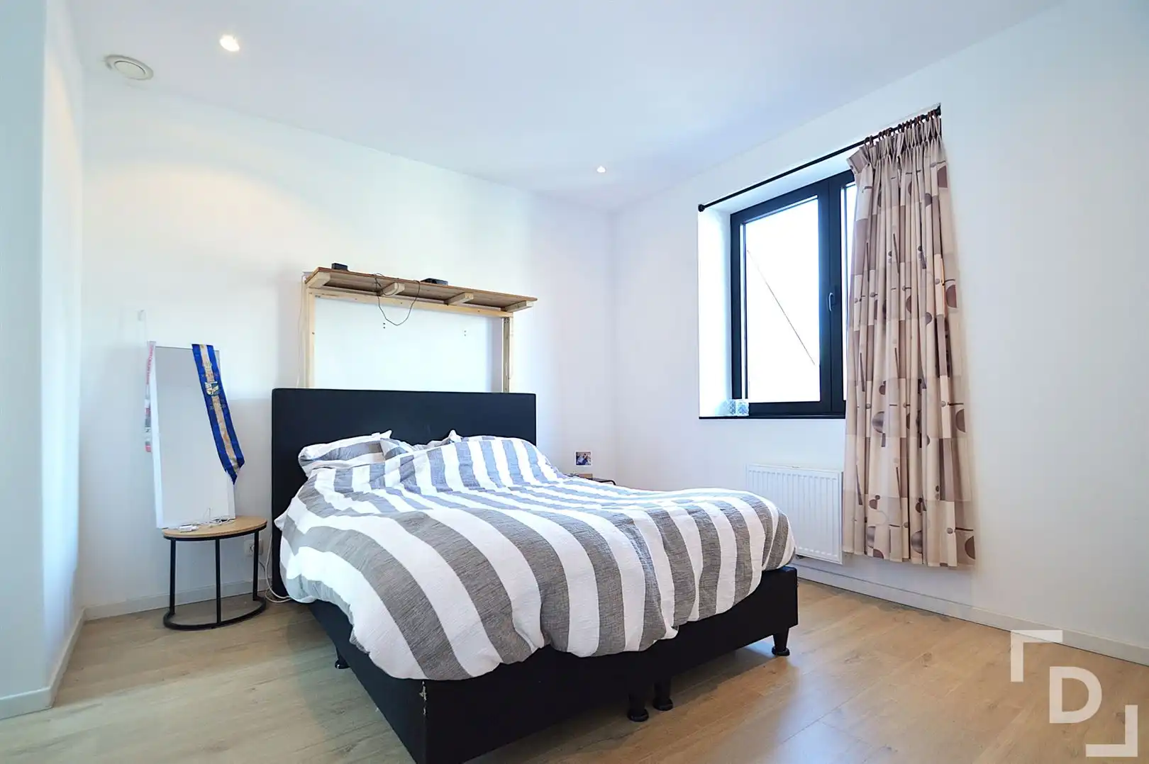 Volledig gerenoveerde, karaktervolle woning met tuin in Ieperse stadscentrum foto 14