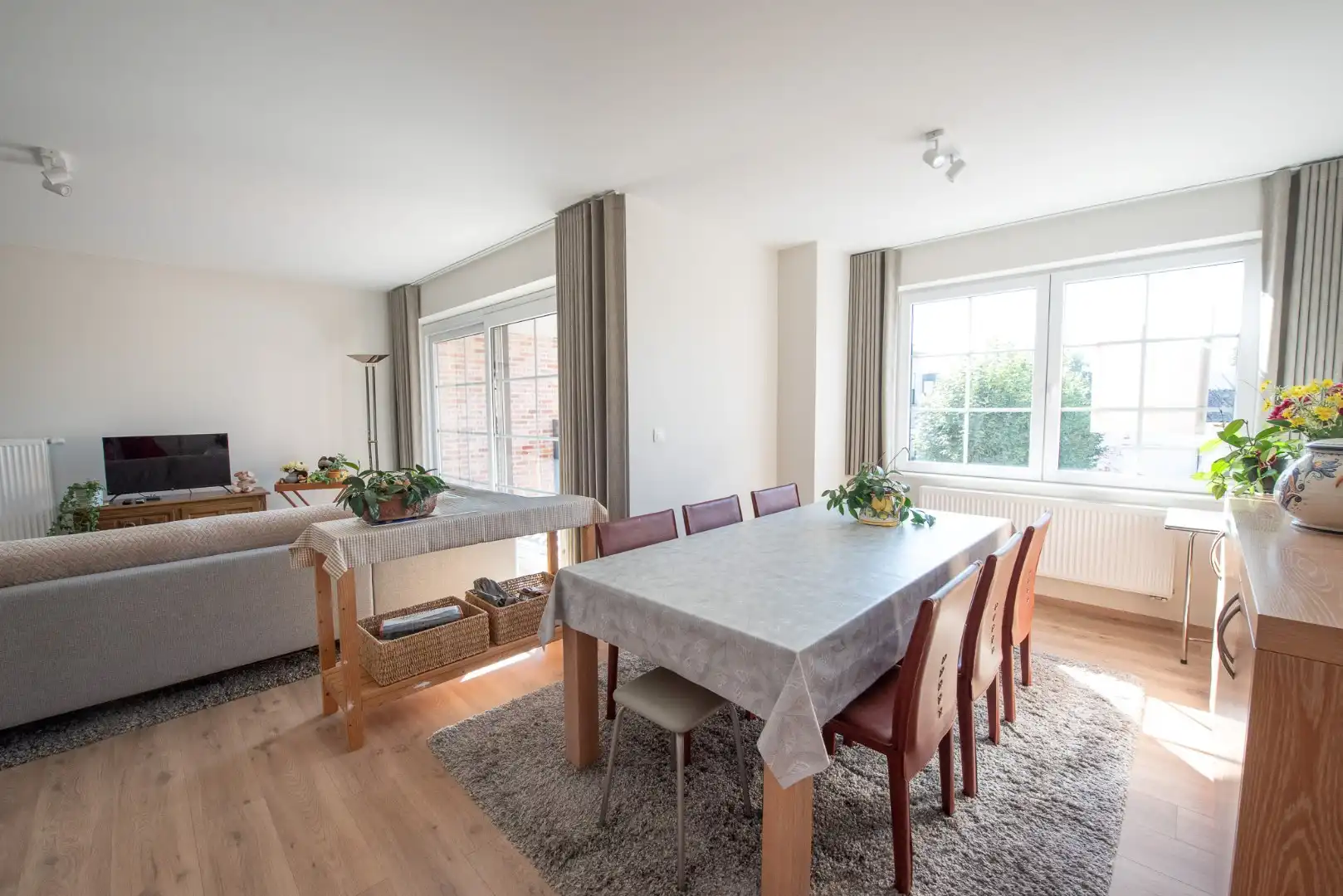 Centraal gelegen nieuwbouwappartement met 1 slaapkamer te koop te Waregem. foto 3