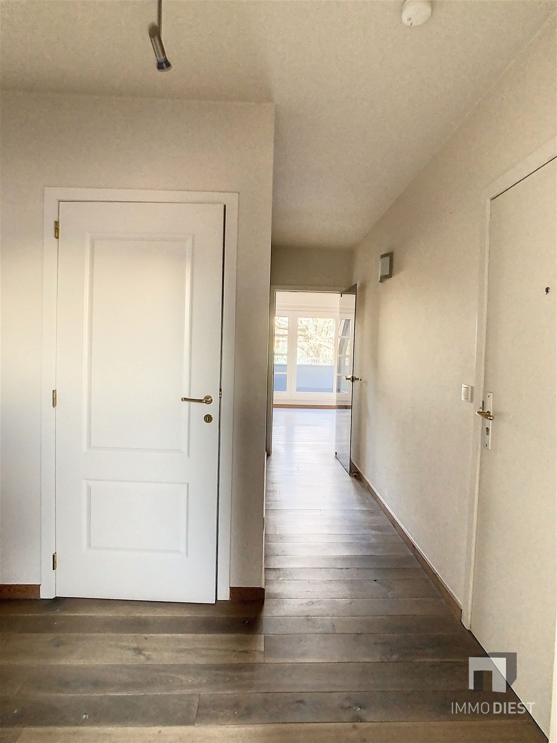 Ruim appartement met 2 slaapkamers foto 16