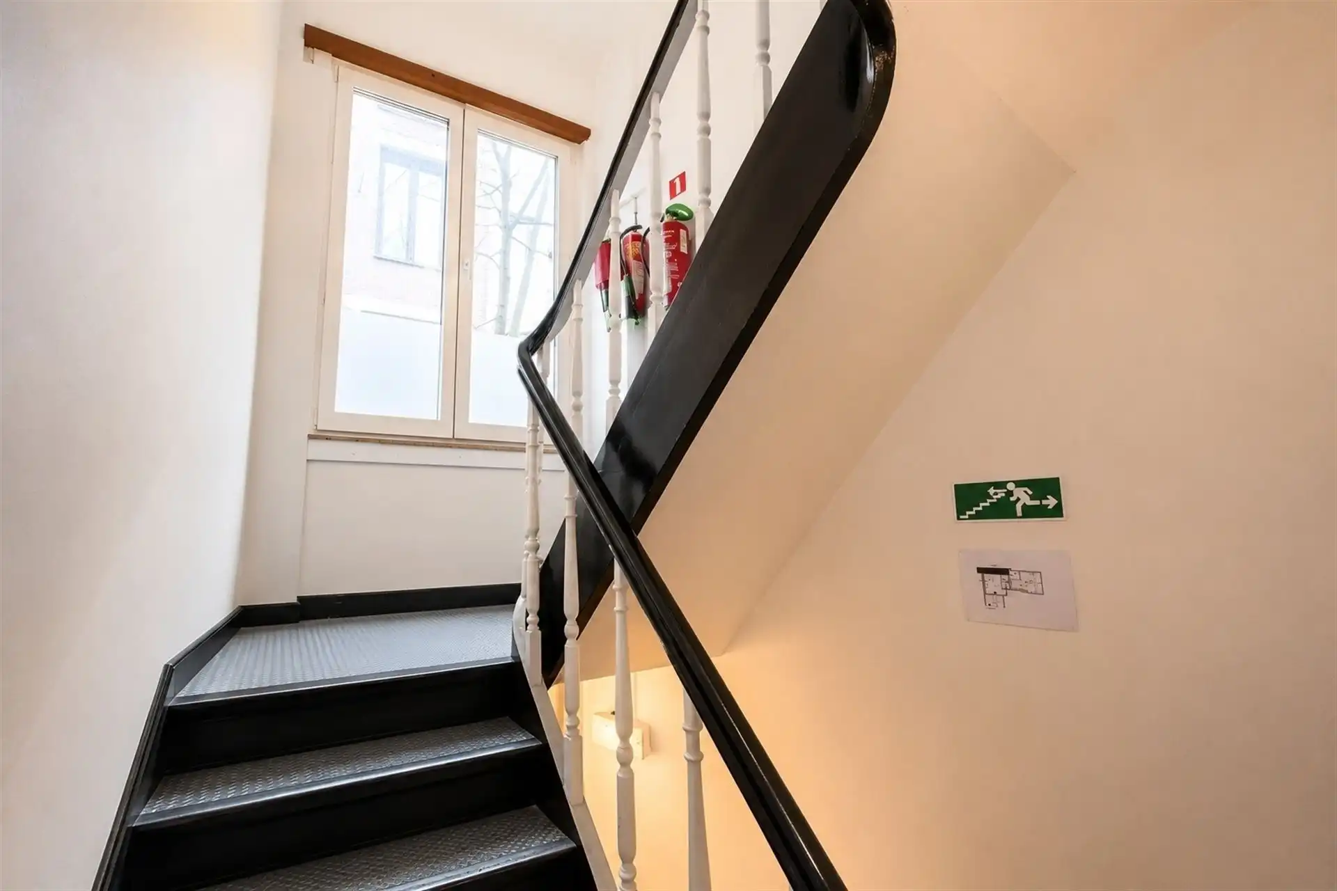 Studentenhuis met 3 koten met eigen badkamer en keuken. foto 11