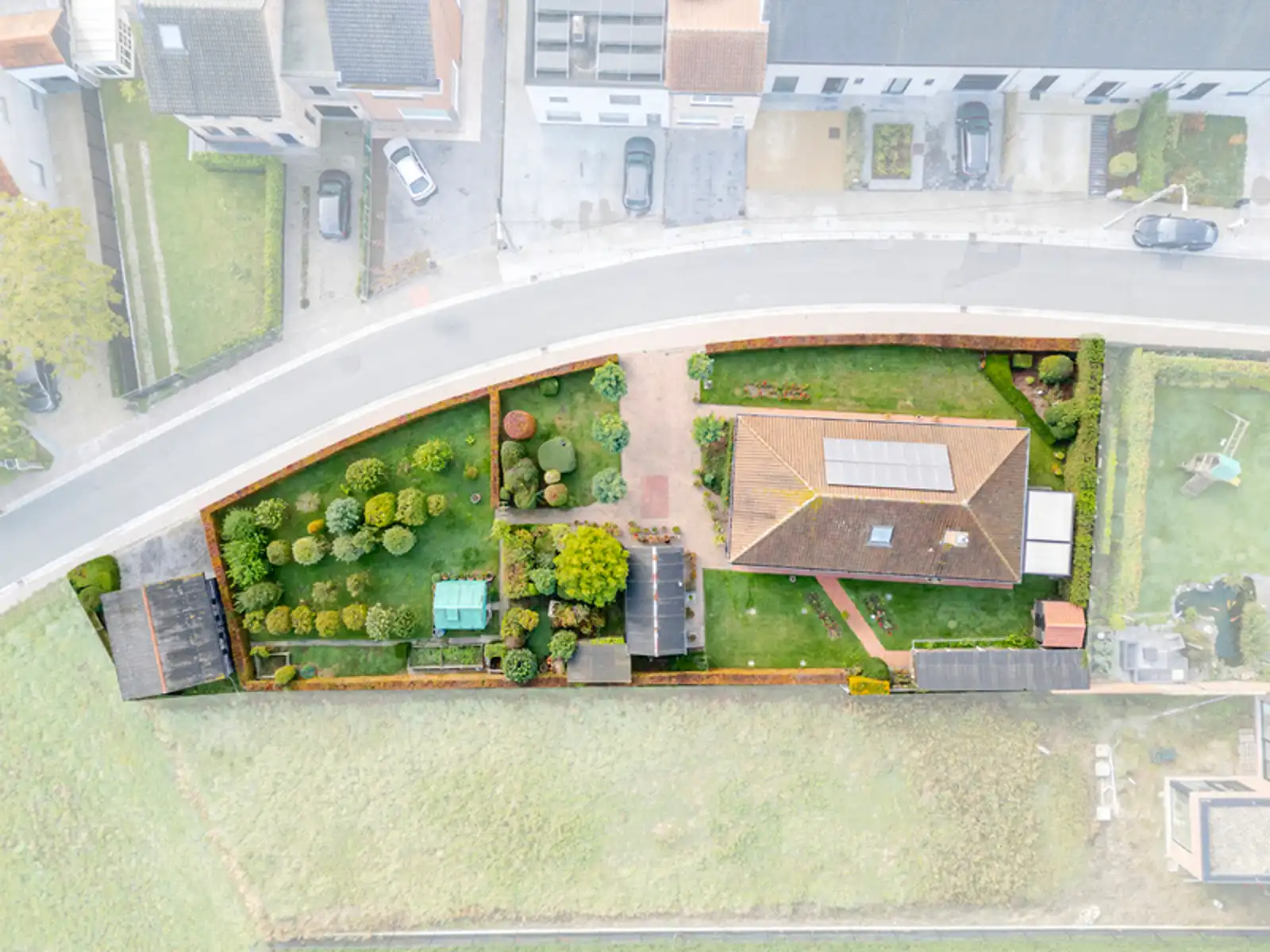 Vrijstaande woning op ruim perceel foto 24