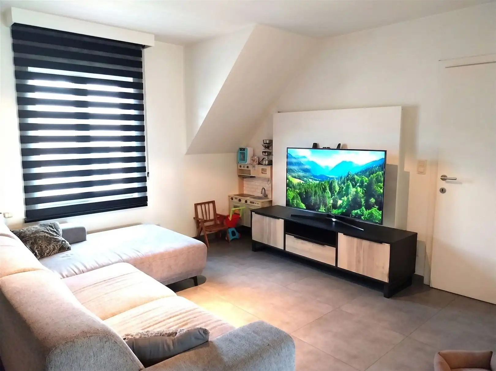 TE HUUR: Duplex-appartement met 3 slaapkamers en garage te Heusden-Zolder! foto 4
