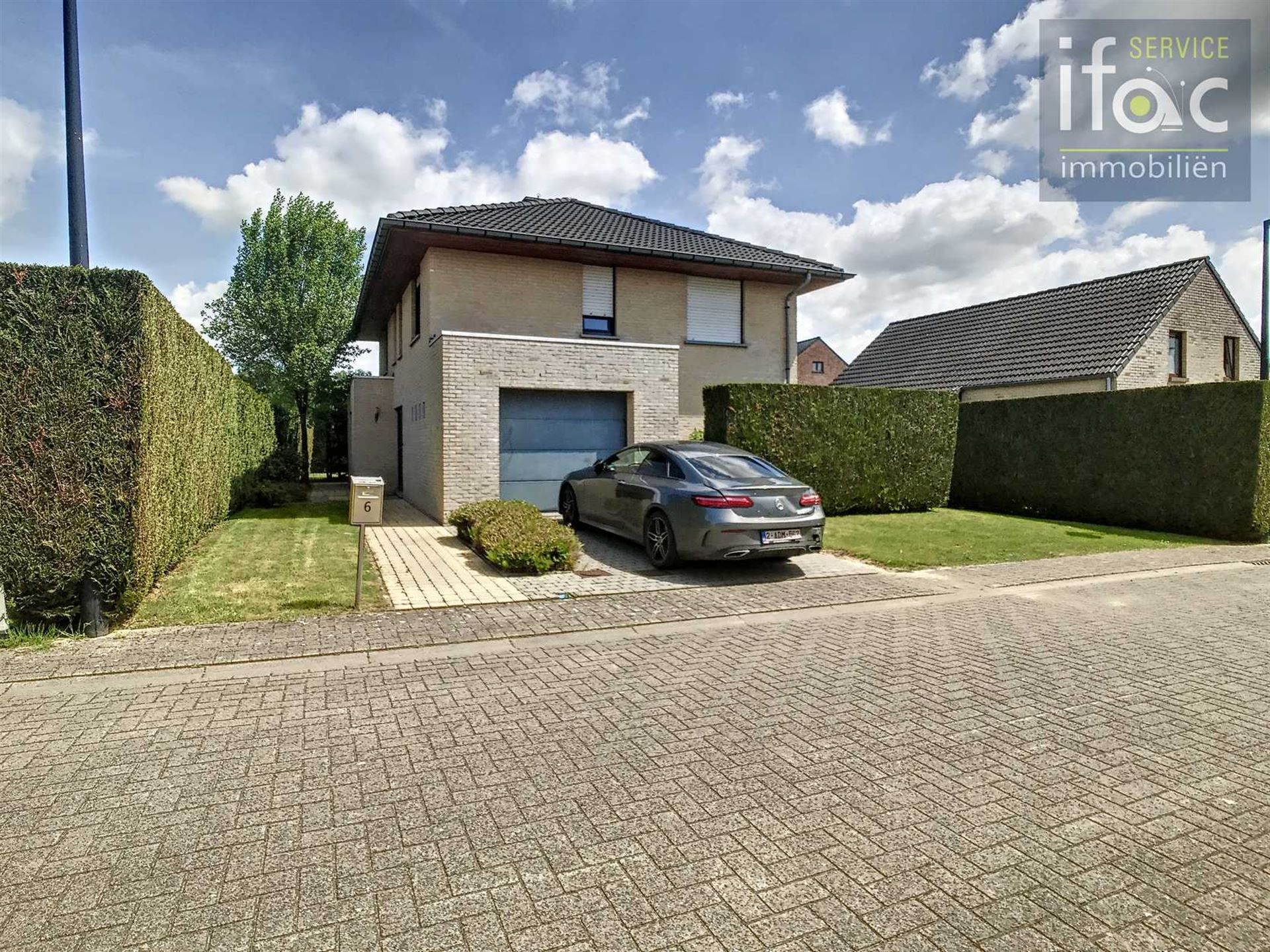 Geweldig gelegen Villa met 5 slaapkamers foto {{pictureIndex}}
