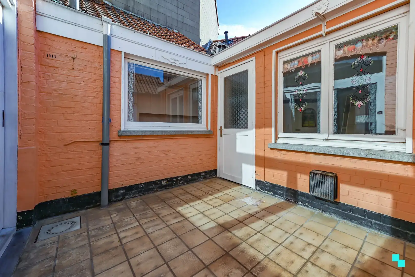 Knusse rijwoning nabij centrum Izegem foto 16