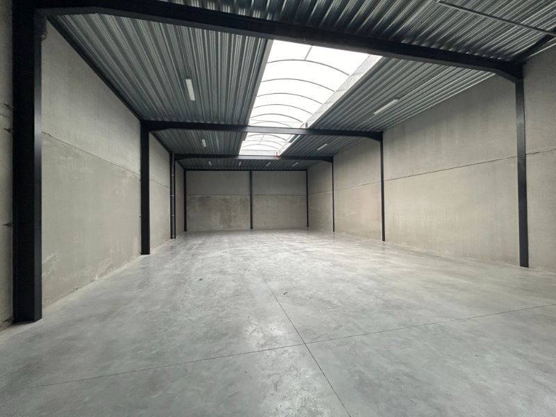 Moderne KMO-unit van 287 m² op toplocatie met 2 parkeerplaatsen foto 9