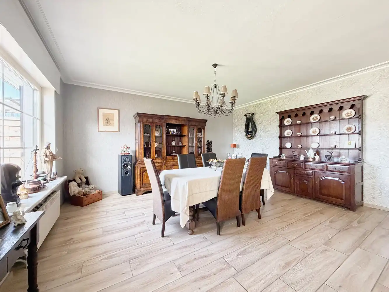 Lichtrijke woning ( slpk + badk op gelijkvloers) +tuin! foto 4